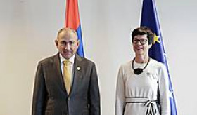 Prime Minister Pashinyan meets with EU Commissioner Marta Kos