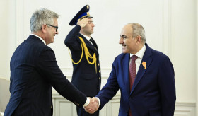 Prime Minister Receives EU Commissioner for Internal Affairs and Migration